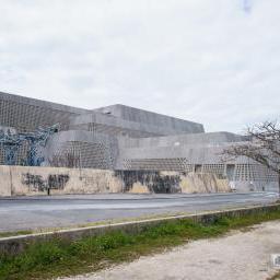 Exterior view of Okinawa Prefectural Museum and Art Museum (沖縄県立博物館・美術館「おきみゅー」)