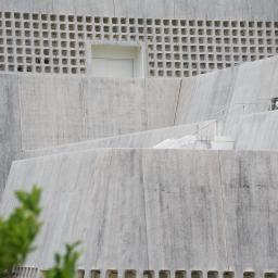 Exterior view of Okinawa Prefectural Museum and Art Museum (沖縄県立博物館・美術館「おきみゅー」)