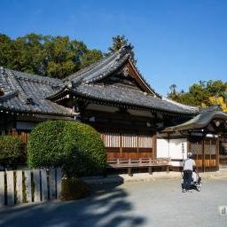 Exterior view of Tada Shrine (多田神社)